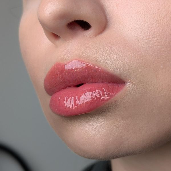 Lipper lip gloss Smells like money Save